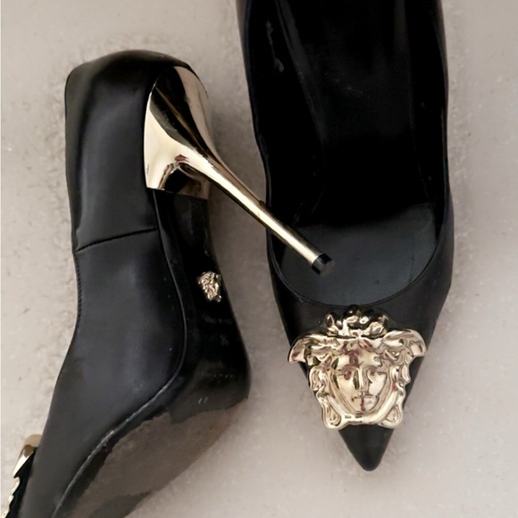 Authentic Versace heels - Picture 2 of 6